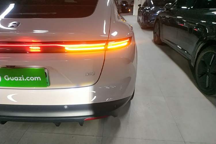 Used Nio ET5 2024 75 kWh Right Rear Taillight