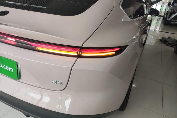 Used Nio ET5 2024 75 kWh Right Rear Taillight
