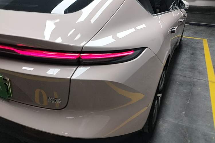 Used Nio ET5 2024 75 kWh Right Rear Taillight