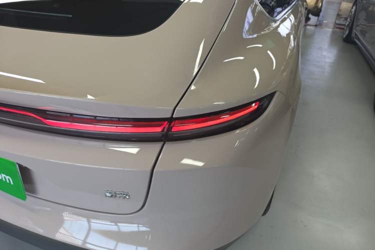 Used Nio ET5 2024 75 kWh Right Rear Taillight