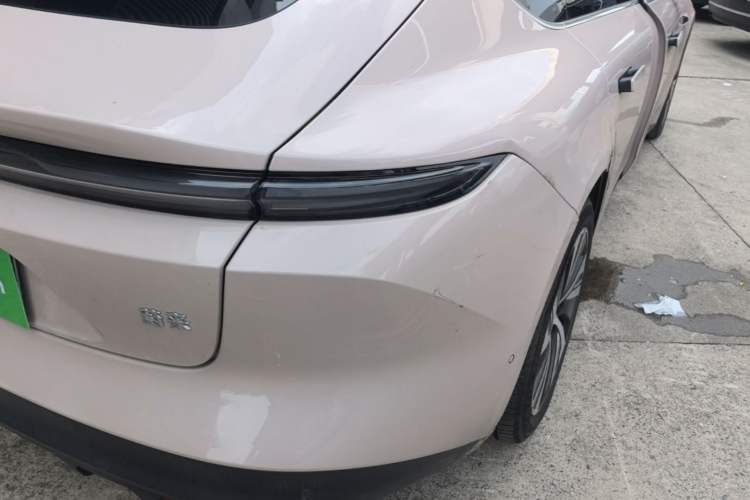 Used Nio ET5 2024 75 kWh Right Rear Taillight