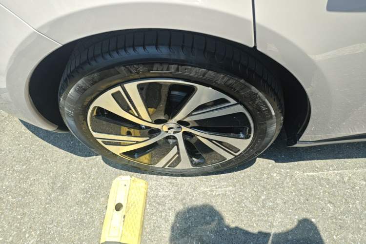 Used Nio ET5 2024 75 kWh Right Rear Wheel Hub