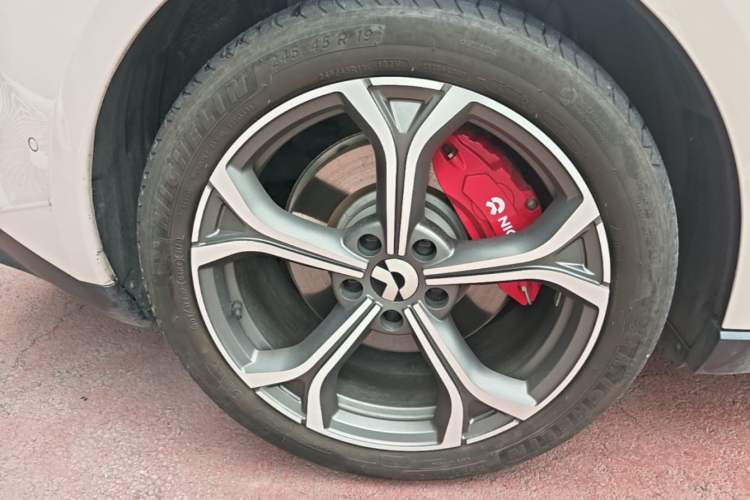 Used Nio ET5 2024 75 kWh Right Rear Wheel Hub