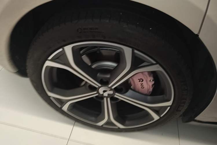 Used Nio ET5 2024 75 kWh Right Rear Wheel Hub