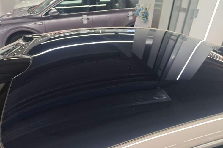 Used Nio ET5 2024 75 kWh Roof