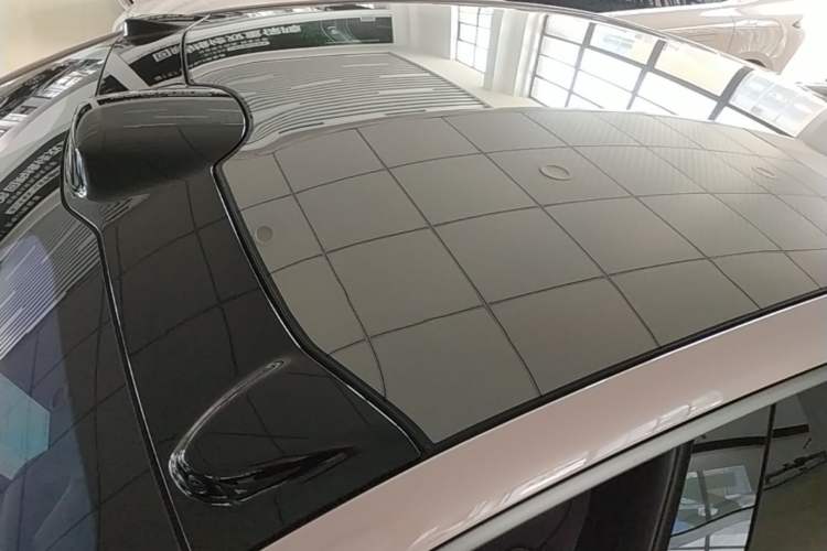 Used Nio ET5 2024 75 kWh Roof