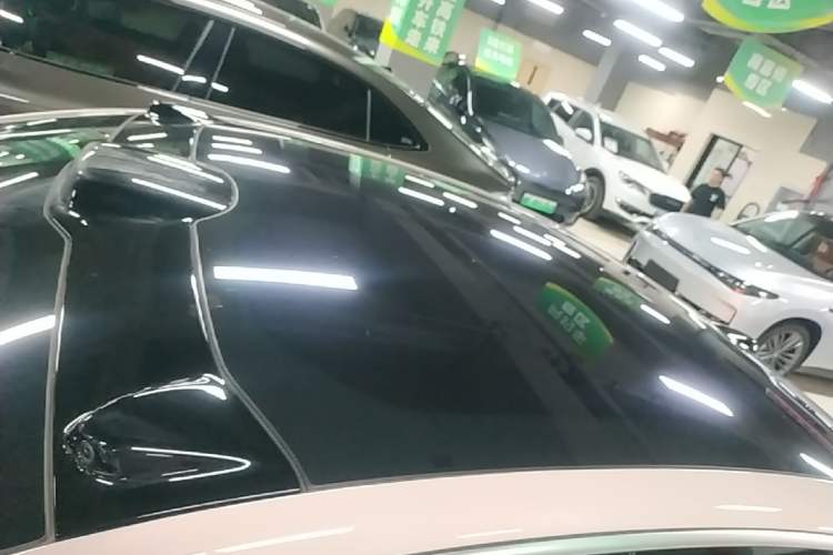 Used Nio ET5 2024 75 kWh Roof