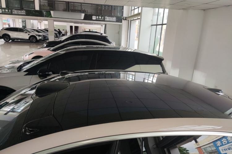Used Nio ET5 2024 75 kWh Roof