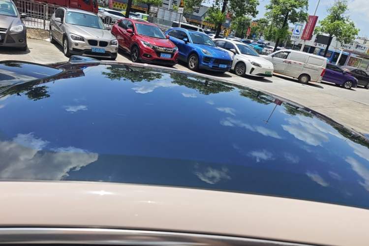Used Nio ET5 2024 75 kWh Roof