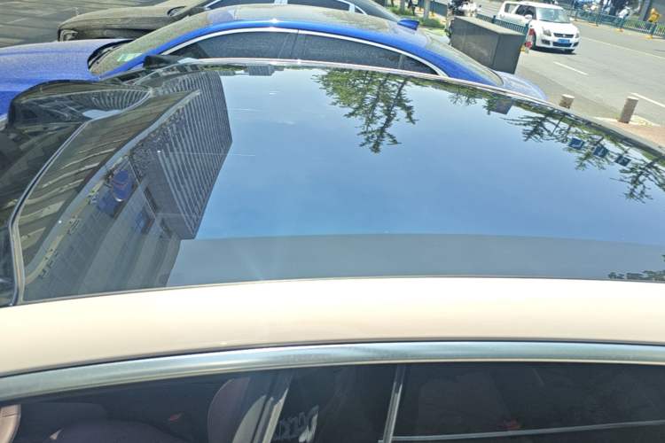 Used Nio ET5 2024 75 kWh Roof