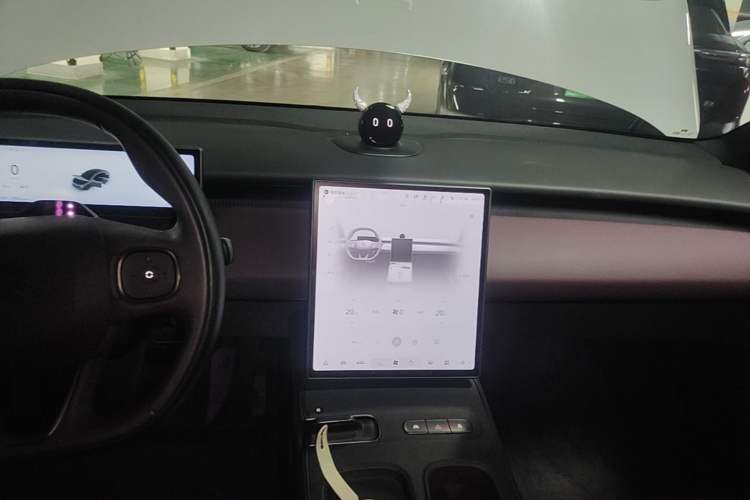Used Nio ET5 2024 75 kWh Audio And AC Panel