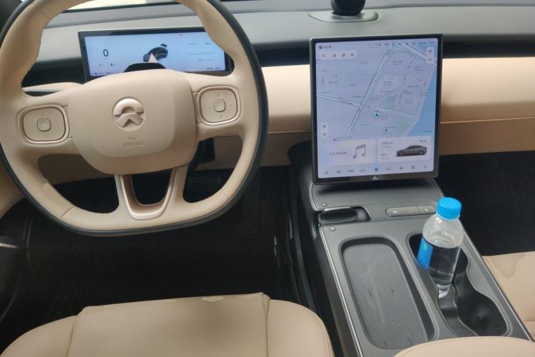 Used Nio ET5 2024 75 kWh Center Console