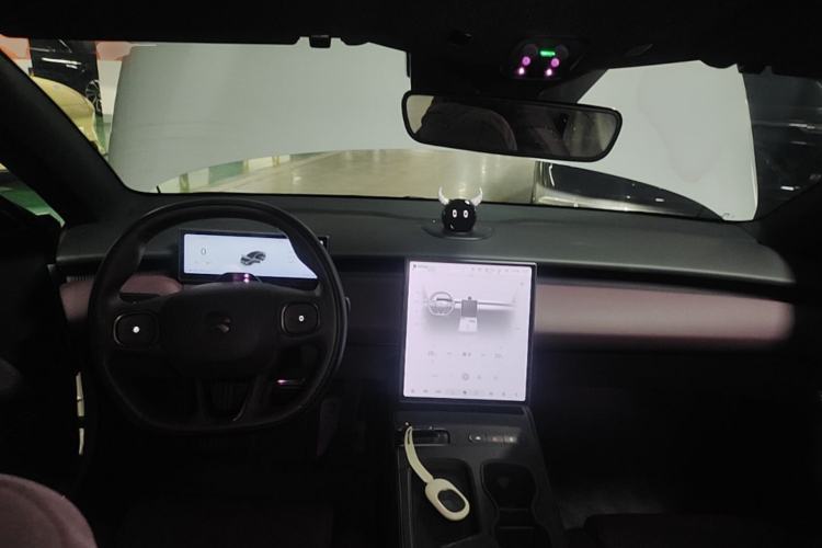 Used Nio ET5 2024 75 kWh Center Console