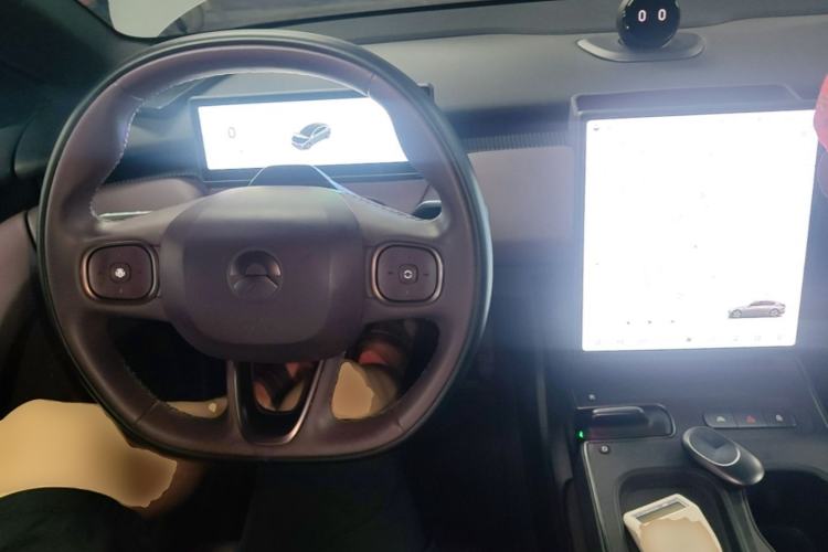 Used Nio ET5 2024 75 kWh Center Console