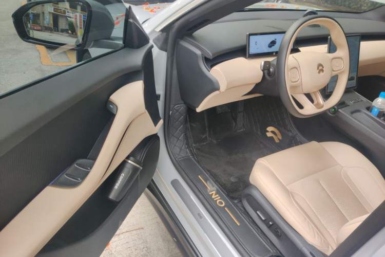 Used Nio ET5 2024 75 kWh Driver Seat