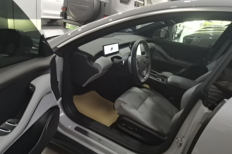 Used Nio ET5 2024 75 kWh Driver Seat