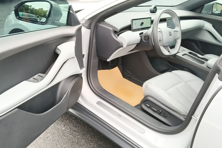 Used Nio ET5 2024 75 kWh Driver Seat