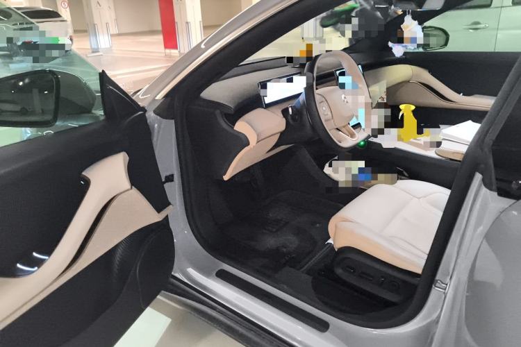 Used Nio ET5 2024 75 kWh Driver Seat