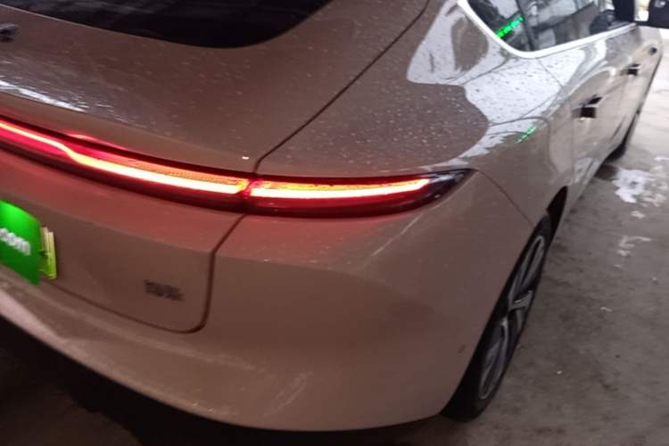Used Nio ET5 2024 75 kWh Exterior 3
