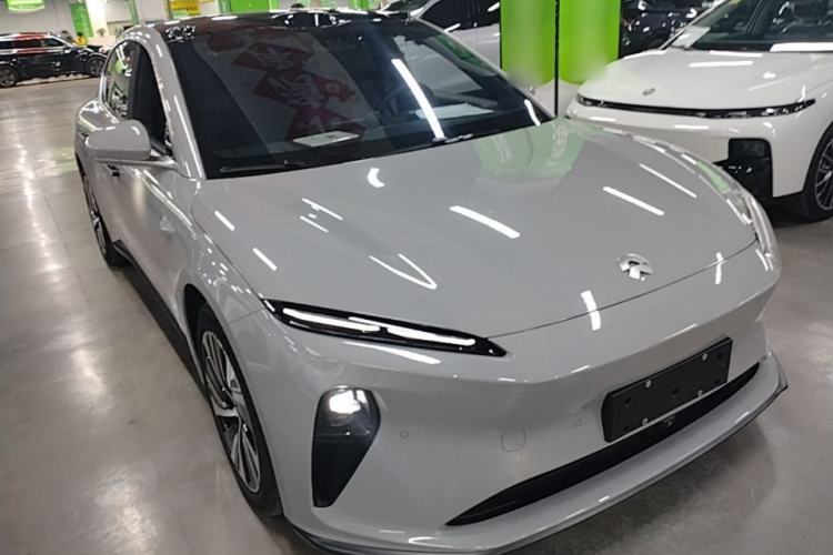 Used Nio ET5 2024 75 kWh Front Right 45 Deg