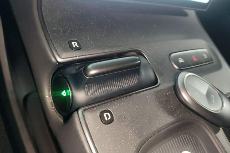 Used Nio ET5 2024 75 kWh Gear Lever