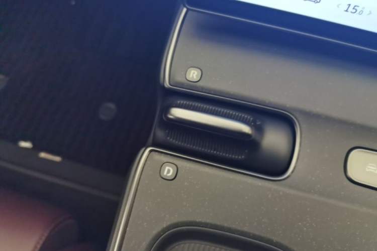 Used Nio ET5 2024 75 kWh Gear Lever