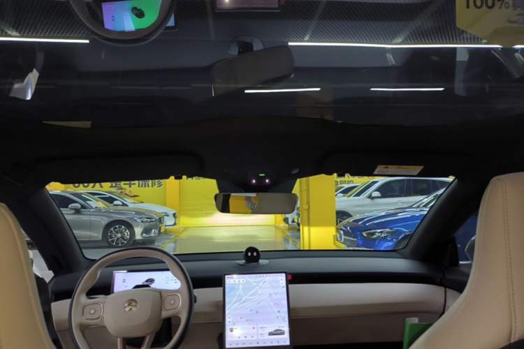 Used Nio ET5 2024 75 kWh Headliner
