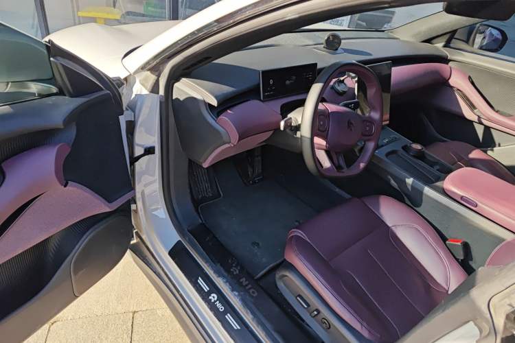 Used Nio ET5 2024 75 kWh Interior 3