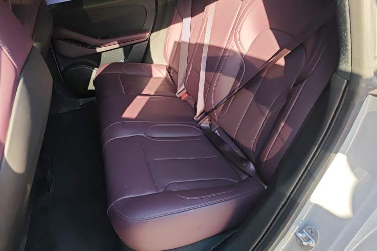 Used Nio ET5 2024 75 kWh Interior 4