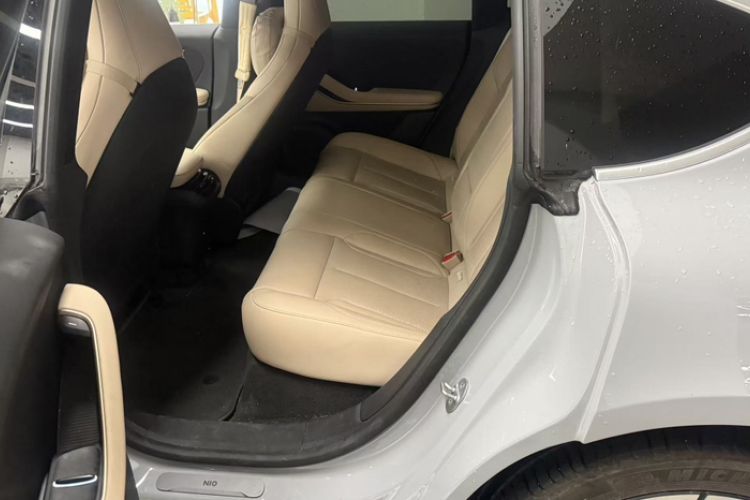 Used Nio ET5 2024 75 kWh Interior 4