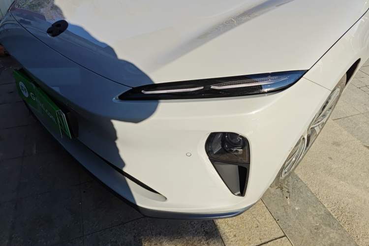 Used Nio ET5 2024 75 kWh Left Front Headlight