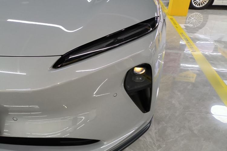 Used Nio ET5 2024 75 kWh Left Front Headlight