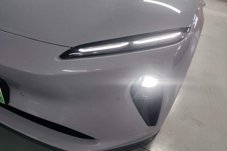 Used Nio ET5 2024 75 kWh Left Front Headlight