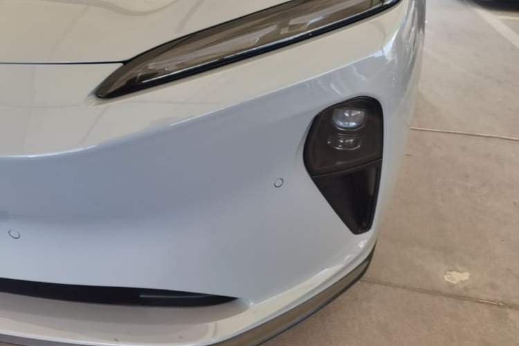 Used Nio ET5 2024 75 kWh Left Front Headlight