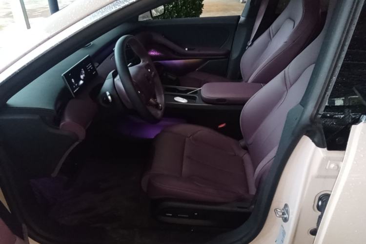 Used Nio ET5 2024 75 kWh Left Front Seat