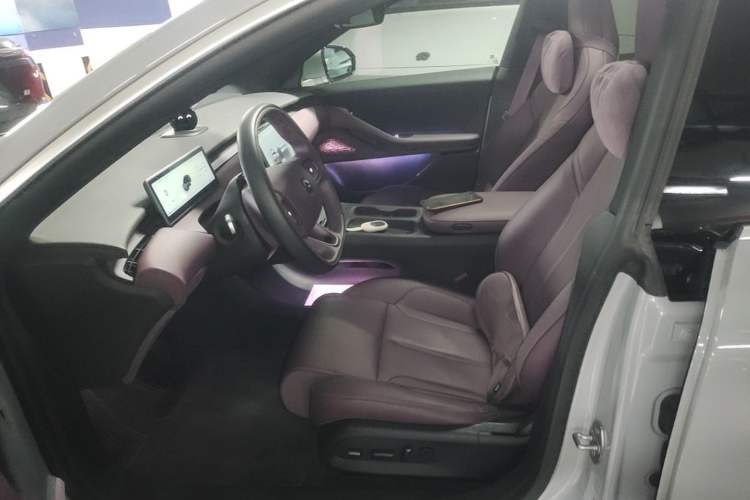 Used Nio ET5 2024 75 kWh Left Front Seat