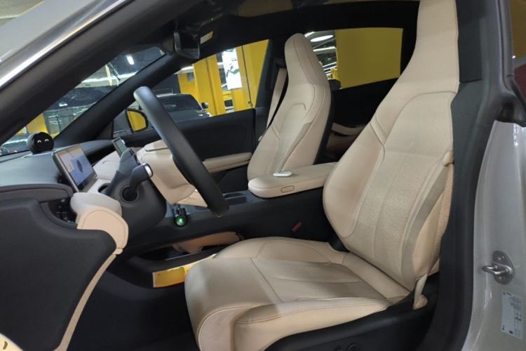 Used Nio ET5 2024 75 kWh Left Front Seat