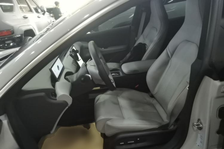 Used Nio ET5 2024 75 kWh Left Front Seat