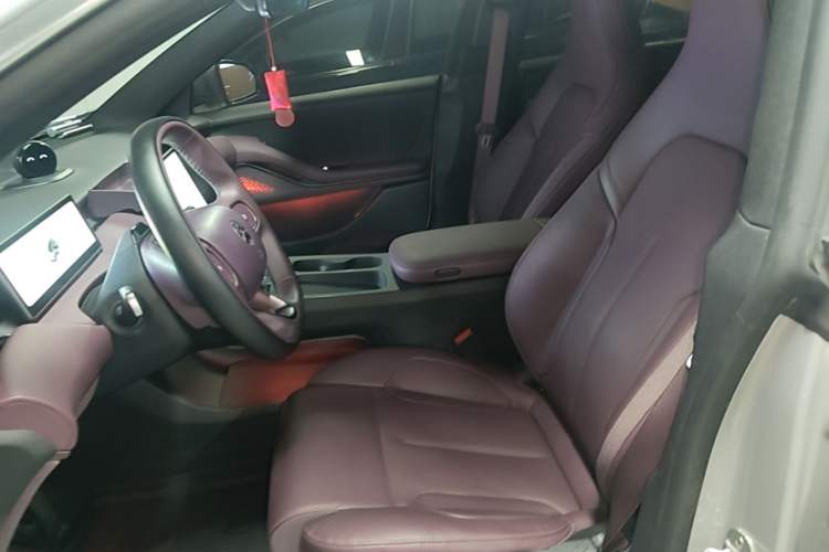 Used Nio ET5 2024 75 kWh Left Front Seat