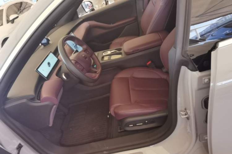 Used Nio ET5 2024 75 kWh Left Front Seat