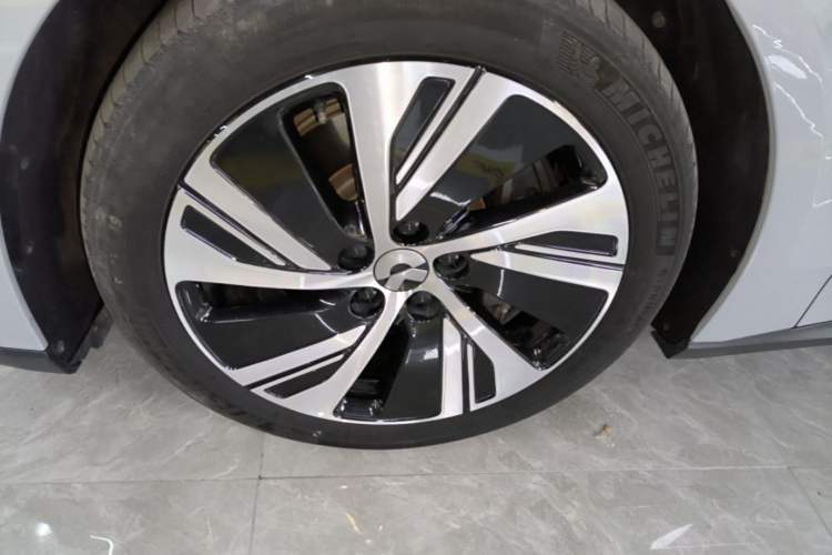 Used Nio ET5 2024 75 kWh Left Front Wheel Hub