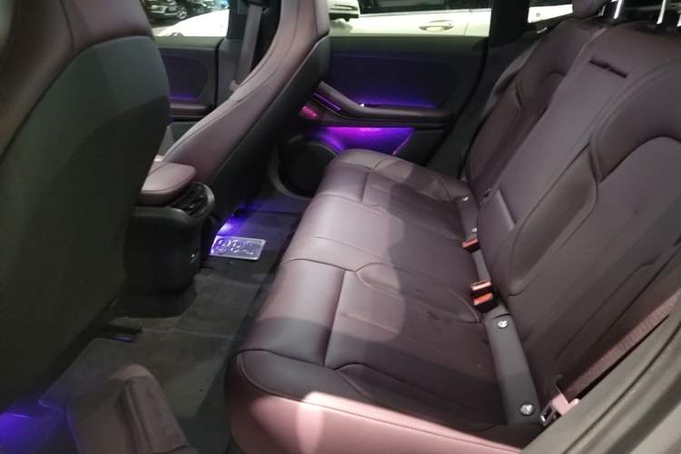Used Nio ET5 2024 75 kWh Left Rear Seat