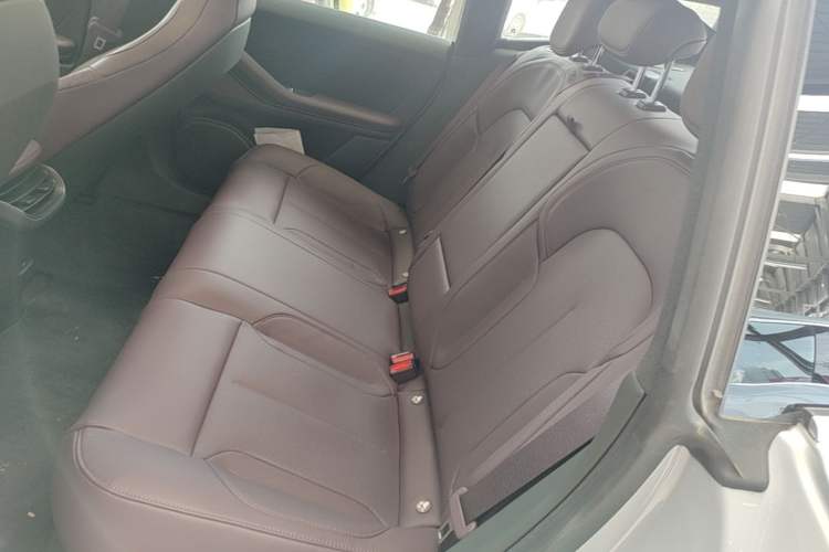 Used Nio ET5 2024 75 kWh Left Rear Seat