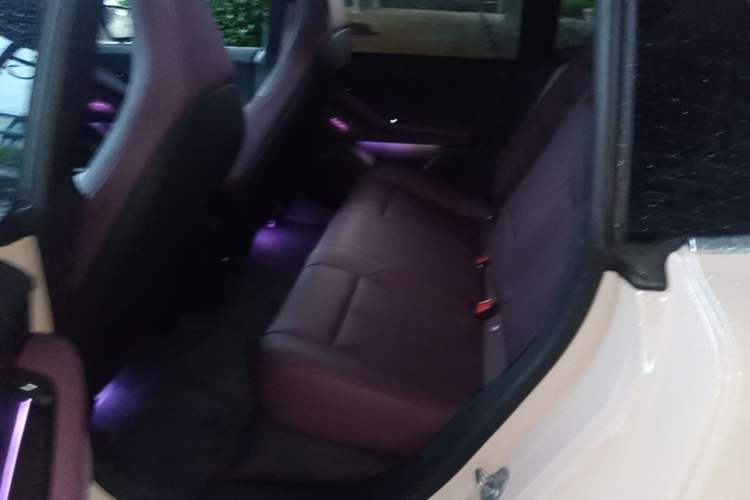 Used Nio ET5 2024 75 kWh Left Rear Seat