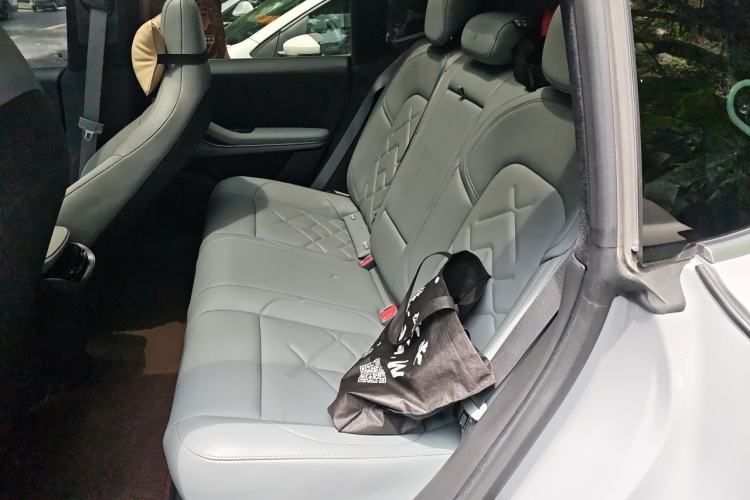 Used Nio ET5 2024 75 kWh Left Rear Seat
