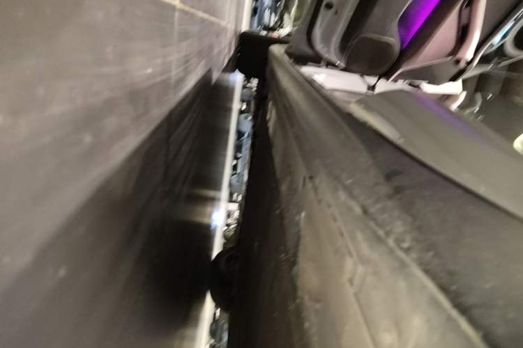 Used Nio ET5 2024 75 kWh Left Side Sill