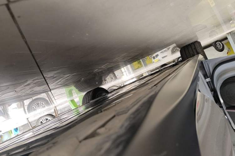 Used Nio ET5 2024 75 kWh Left Side Sill