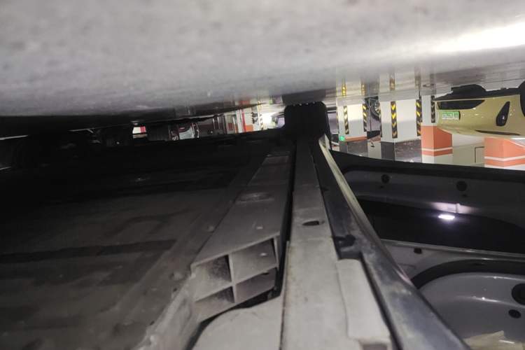 Used Nio ET5 2024 75 kWh Left Side Sill