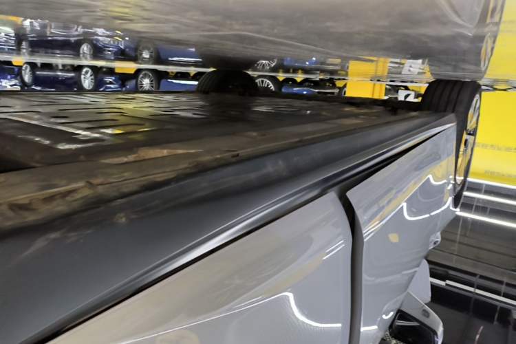 Used Nio ET5 2024 75 kWh Left Side Sill