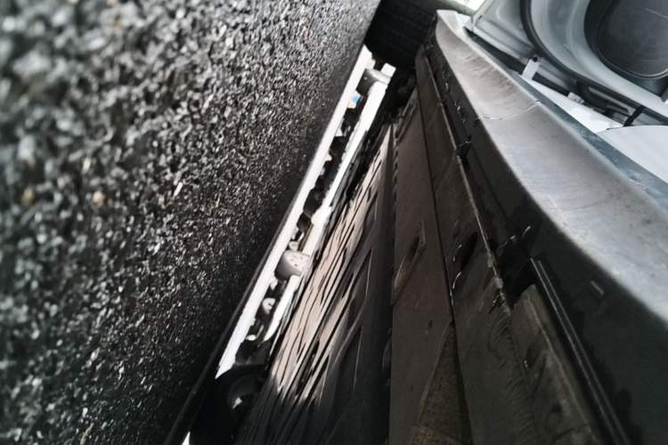 Used Nio ET5 2024 75 kWh Left Side Sill
